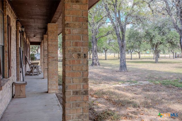 25195 US Highway 77, Yoakum, TX 77995