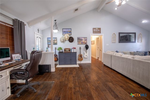 25195 US Highway 77, Yoakum, TX 77995