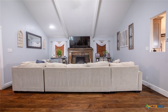 25195 US Highway 77, Yoakum, TX 77995