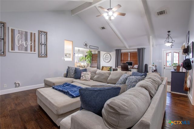 25195 US Highway 77, Yoakum, TX 77995