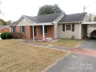 2015 Foxworth Lane, Gastonia, NC 28052