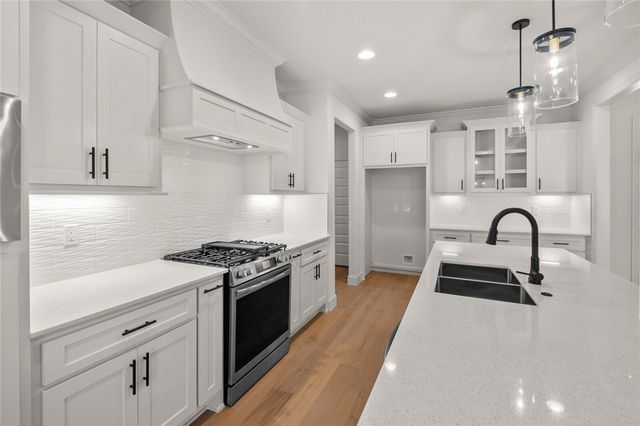 1400 Greyback Lane, Centerton, AR 72719