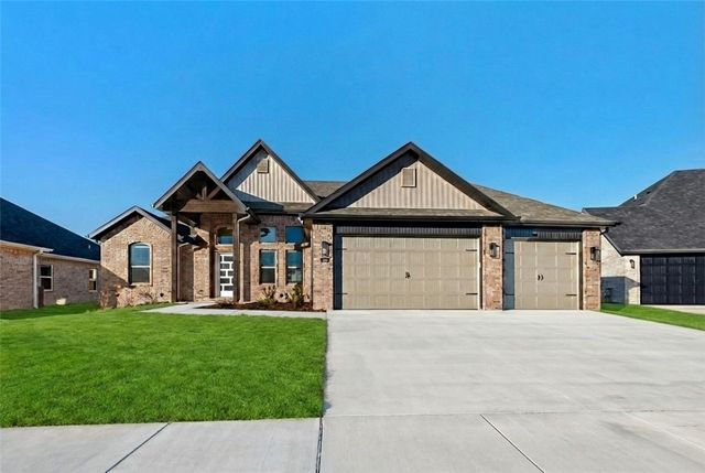 1400 Greyback Lane, Centerton, AR 72719