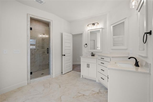 1400 Greyback Lane, Centerton, AR 72719