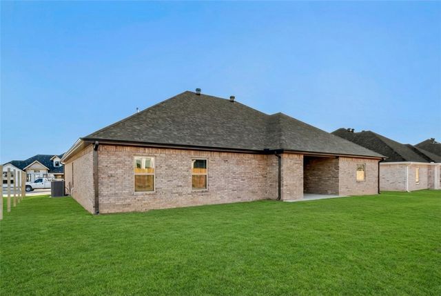 1400 Greyback Lane, Centerton, AR 72719