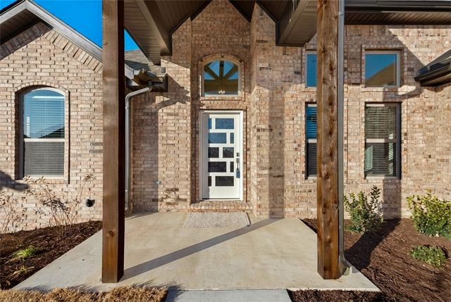 1400 Greyback Lane, Centerton, AR 72719