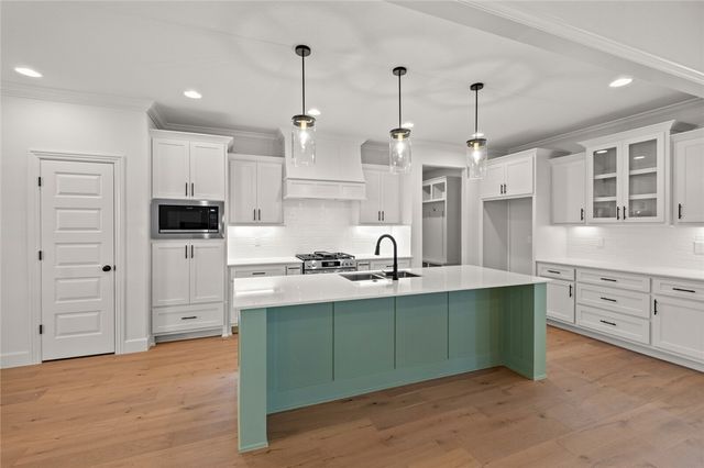 1400 Greyback Lane, Centerton, AR 72719