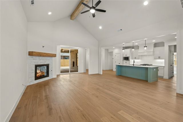 1400 Greyback Lane, Centerton, AR 72719