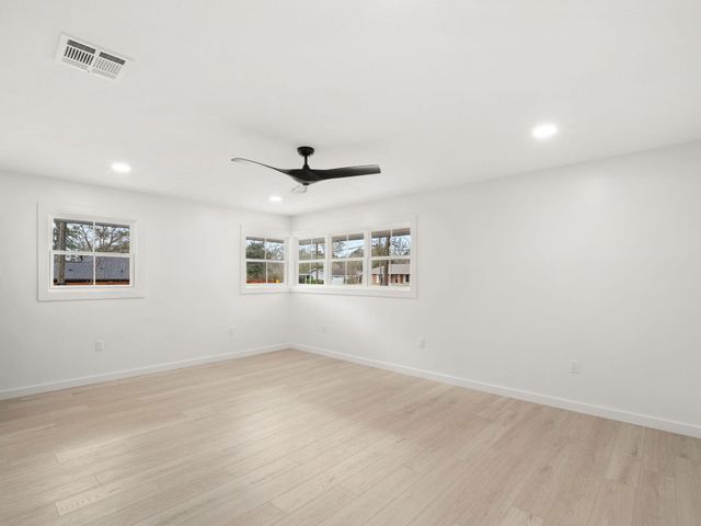 804 S Texas, Deridder, LA 70634