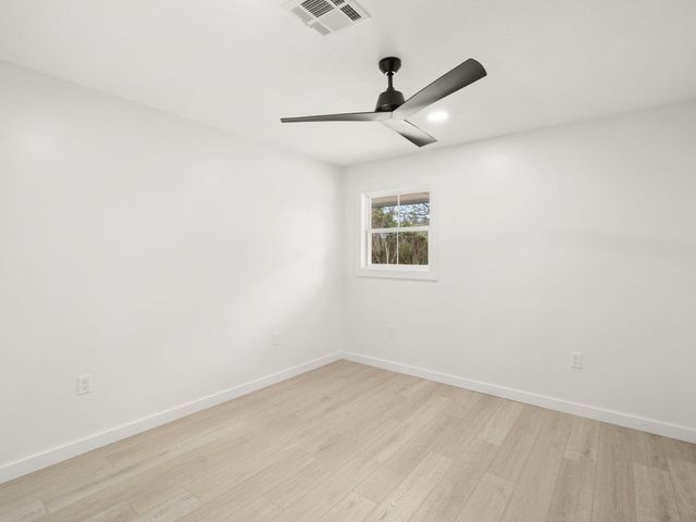 804 S Texas, Deridder, LA 70634