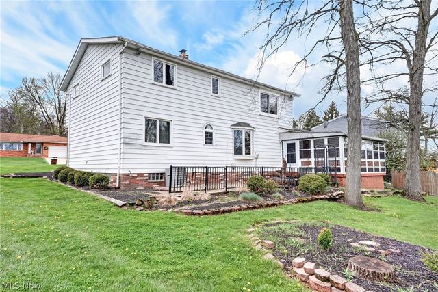 2300 Green Acres Drive, Parma, OH 44134