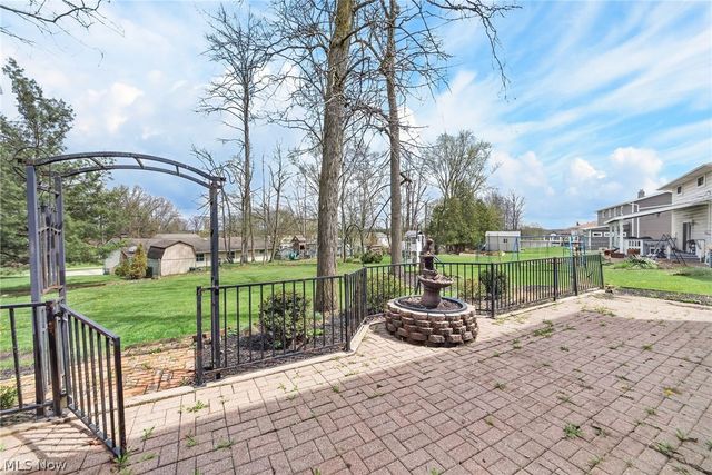 2300 Green Acres Drive, Parma, OH 44134