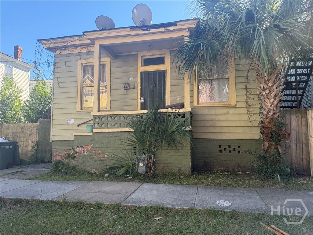 Image 1 of property listing at 119 W 34th Street, Savannah, GA 31401