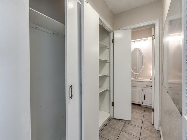 6212 Lansbrook Lane, Oklahoma City, OK 73132