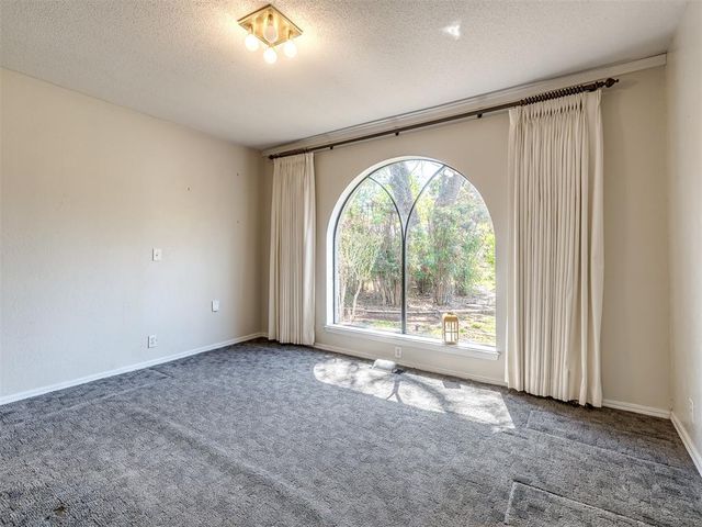 6212 Lansbrook Lane, Oklahoma City, OK 73132