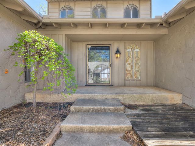 6212 Lansbrook Lane, Oklahoma City, OK 73132