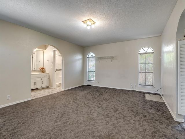 6212 Lansbrook Lane, Oklahoma City, OK 73132