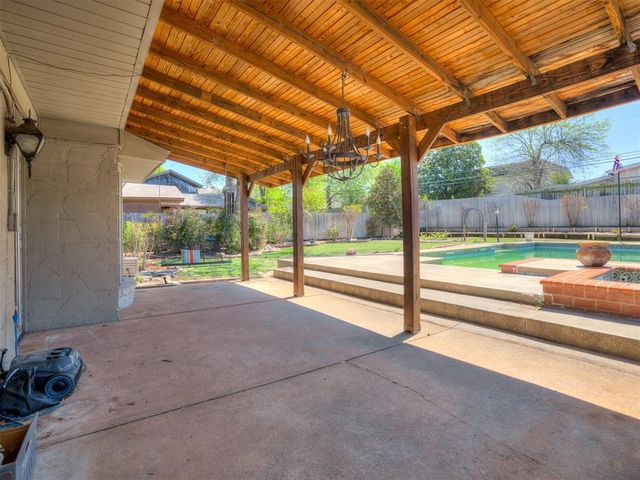 6212 Lansbrook Lane, Oklahoma City, OK 73132