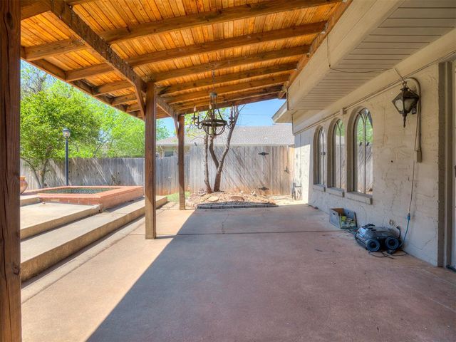 6212 Lansbrook Lane, Oklahoma City, OK 73132