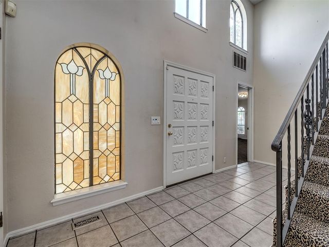 6212 Lansbrook Lane, Oklahoma City, OK 73132