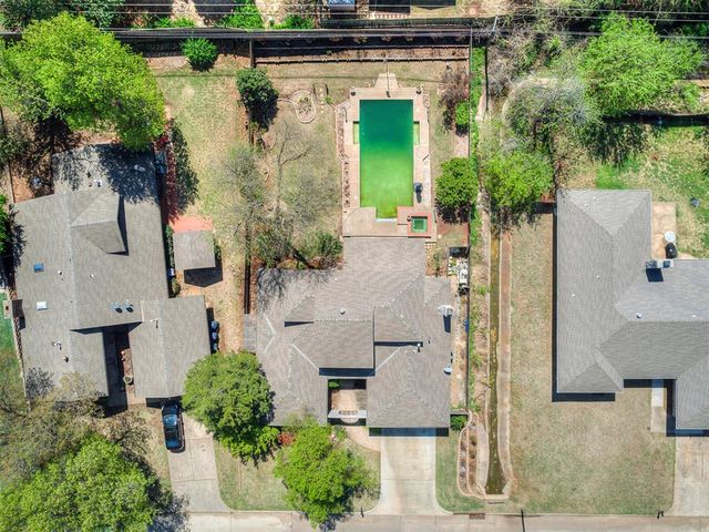 6212 Lansbrook Lane, Oklahoma City, OK 73132
