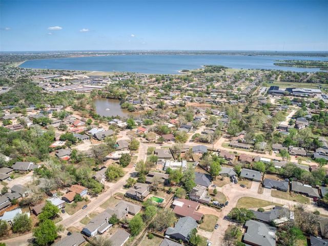 6212 Lansbrook Lane, Oklahoma City, OK 73132