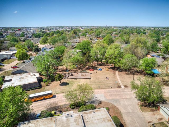 6212 Lansbrook Lane, Oklahoma City, OK 73132