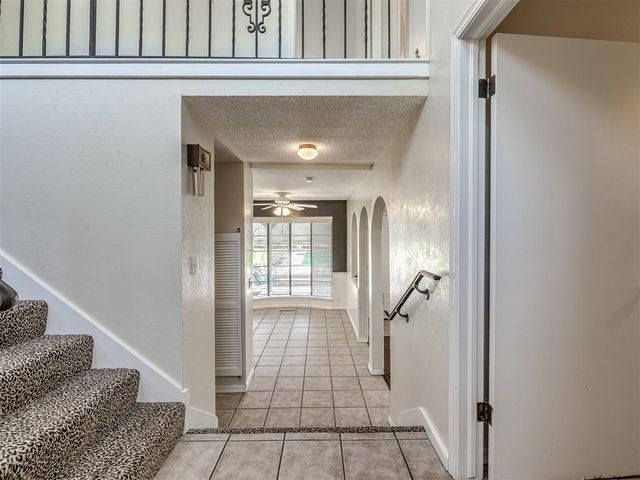 6212 Lansbrook Lane, Oklahoma City, OK 73132