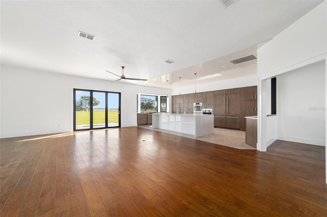 11407 N MAGNOLIA AVENUE, Ocala, FL 34475