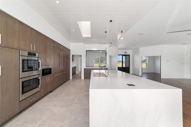 11407 N MAGNOLIA AVENUE, Ocala, FL 34475