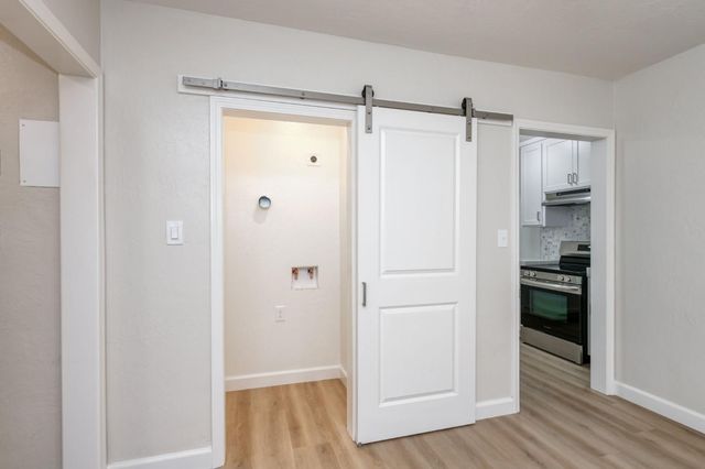 326 E Dudley Avenue, Fresno, CA 93728