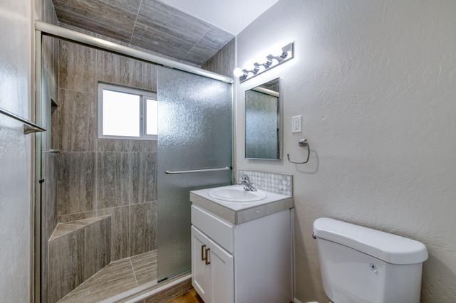 326 E Dudley Avenue, Fresno, CA 93728