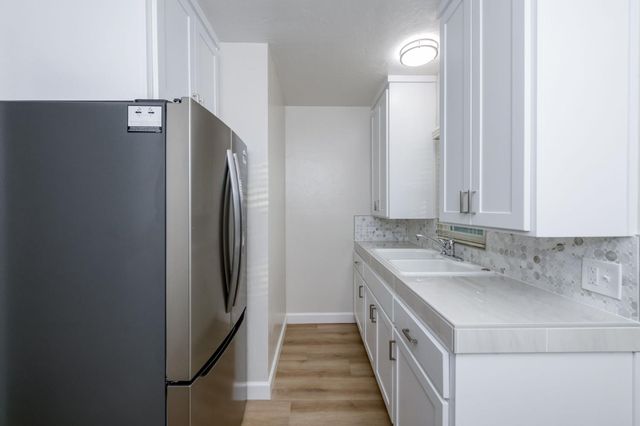 326 E Dudley Avenue, Fresno, CA 93728