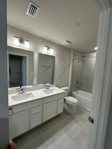 12378 AMBER CREEK CIRCLE, Lakewood Ranch, FL 34211