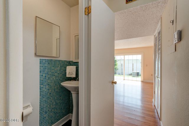 621 W Indiana Ave Apt 1, Deland, FL 32720