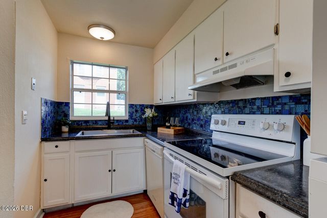 621 W Indiana Ave Apt 1, Deland, FL 32720