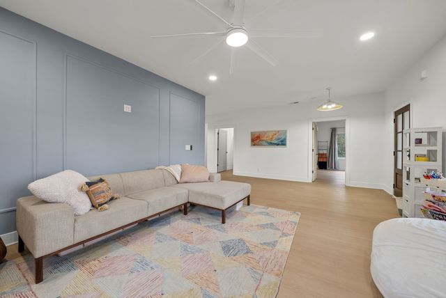 61 Averitt Dr, Erin, TN 37061