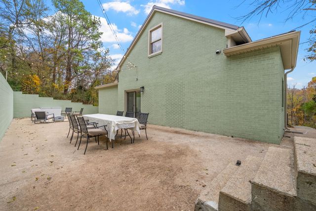 61 Averitt Dr, Erin, TN 37061