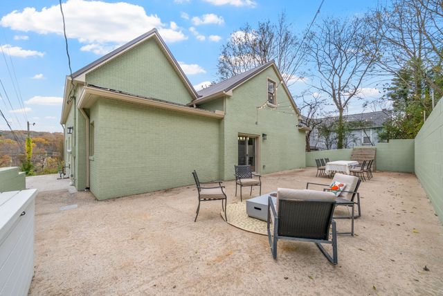 61 Averitt Dr, Erin, TN 37061