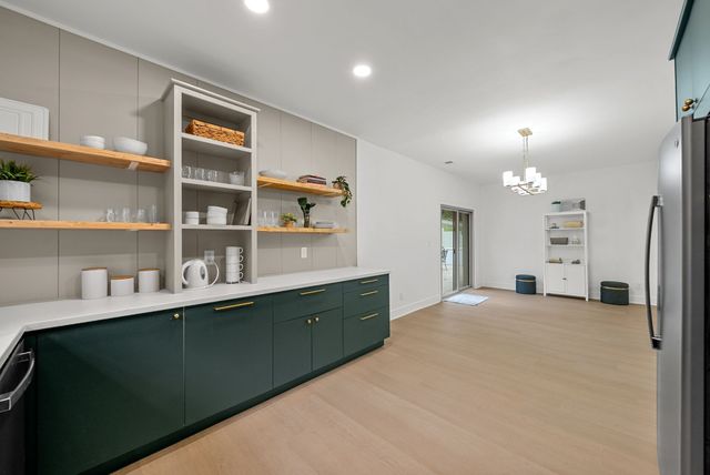 61 Averitt Dr, Erin, TN 37061