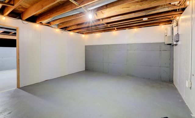 9538 Crescent Drive, Blendon Twp, MI 49464