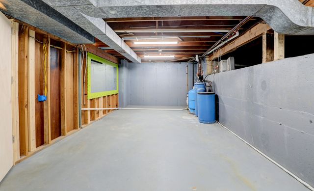 9538 Crescent Drive, Blendon Twp, MI 49464