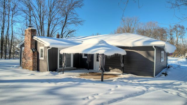 9538 Crescent Drive, Blendon Twp, MI 49464