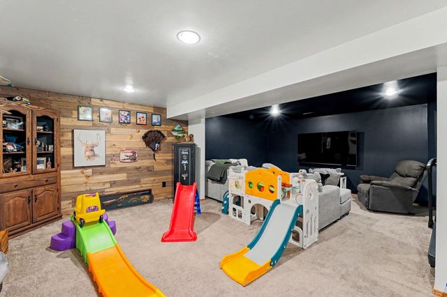 3724 S Westgate, Wichita, KS 67215