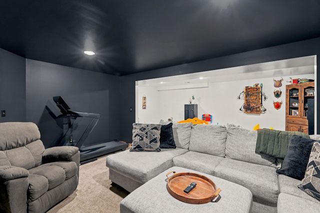 3724 S Westgate, Wichita, KS 67215