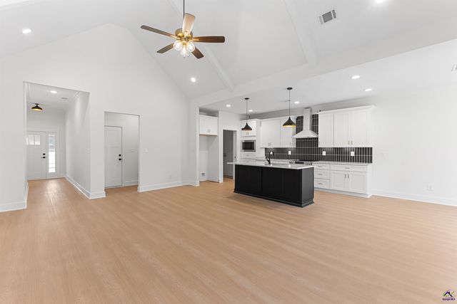 112 Friar Tuck Avenue, Warner Robins, GA 31088