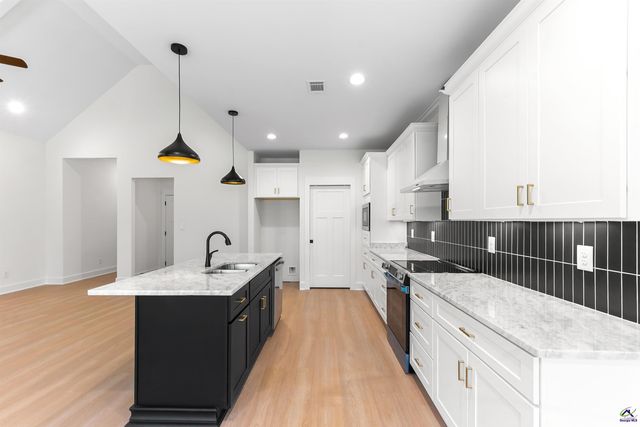 112 Friar Tuck Avenue, Warner Robins, GA 31088