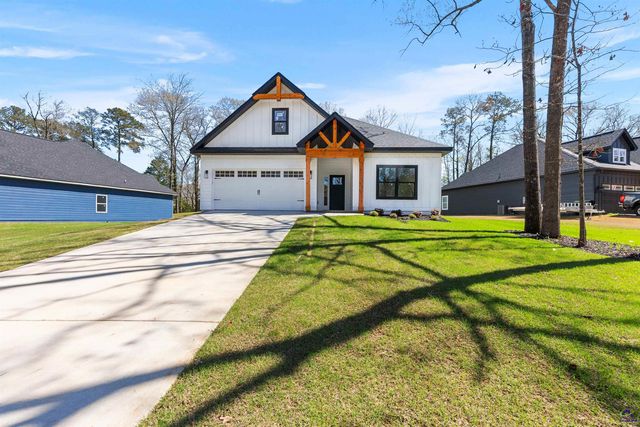 112 Friar Tuck Avenue, Warner Robins, GA 31088