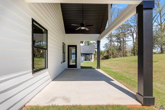 112 Friar Tuck Avenue, Warner Robins, GA 31088