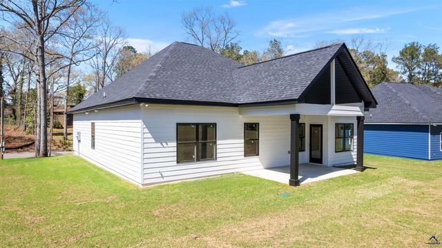 112 Friar Tuck Avenue, Warner Robins, GA 31088